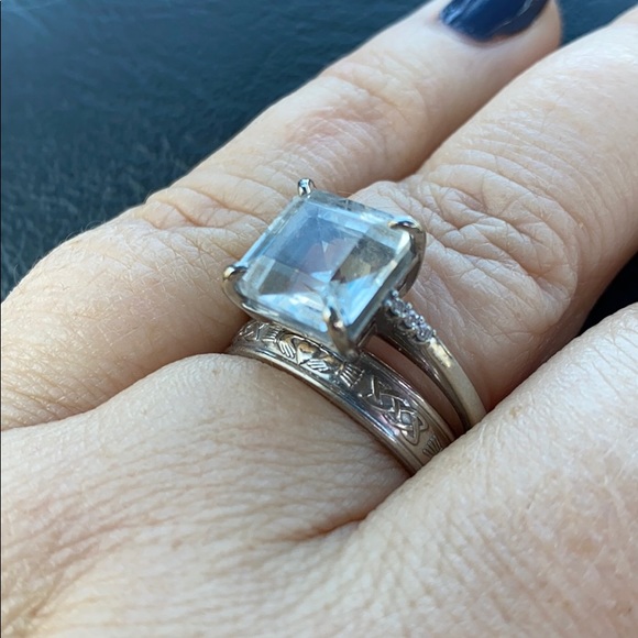 Meet your Posher, Eileen - Picture 1 of 1